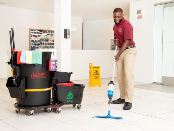 What are the reasons to hire the commercial cleaning services?