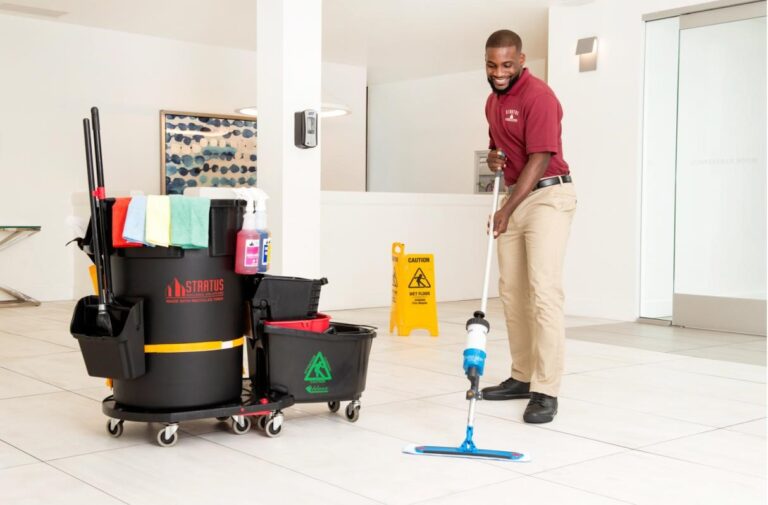 What are the reasons to hire the commercial cleaning services?